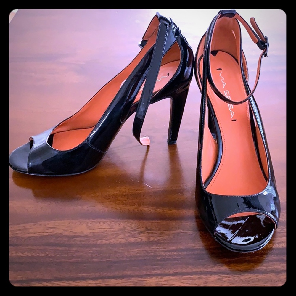 Via Spiga Black Patent Leather Pumps